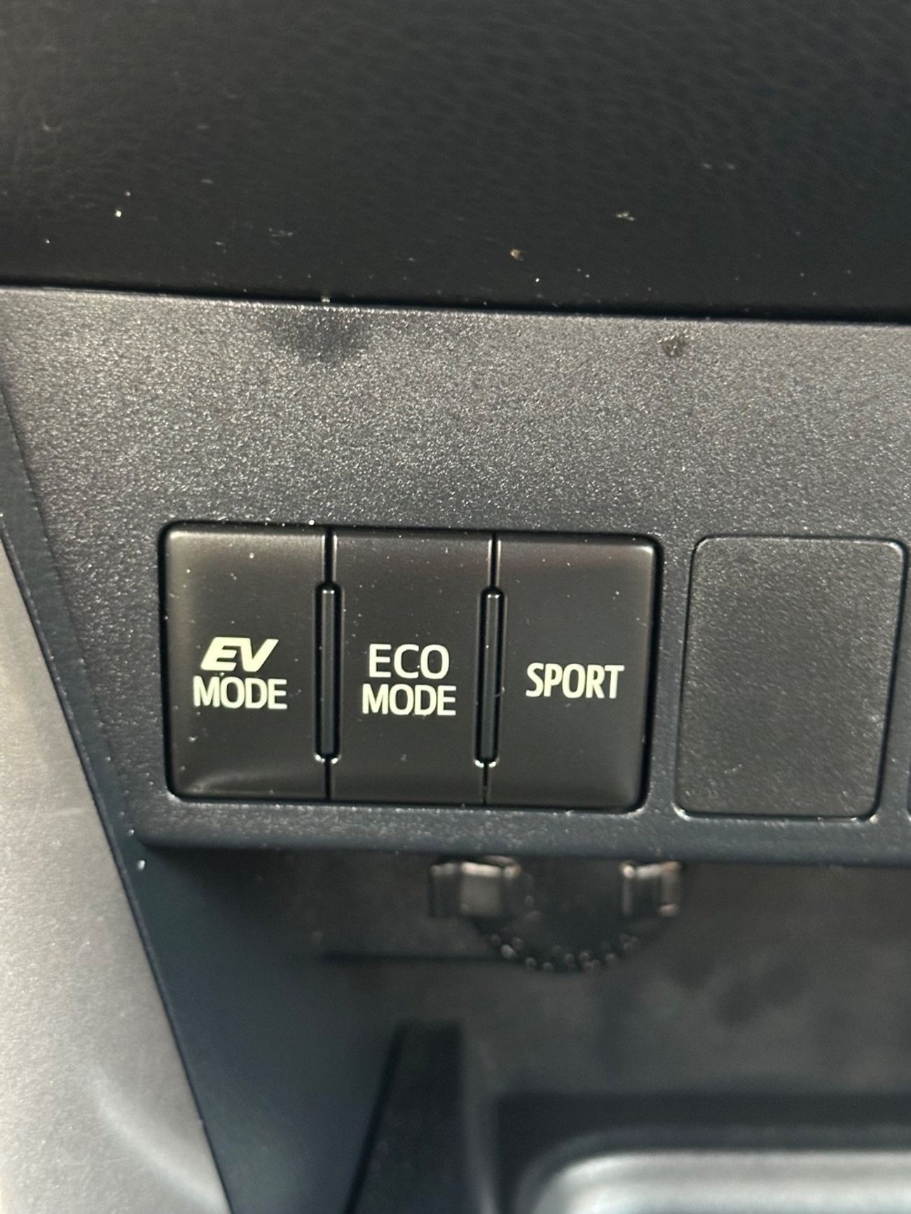 تويوتا راف ٤ Hybrid XLE Sunroof, push start full option