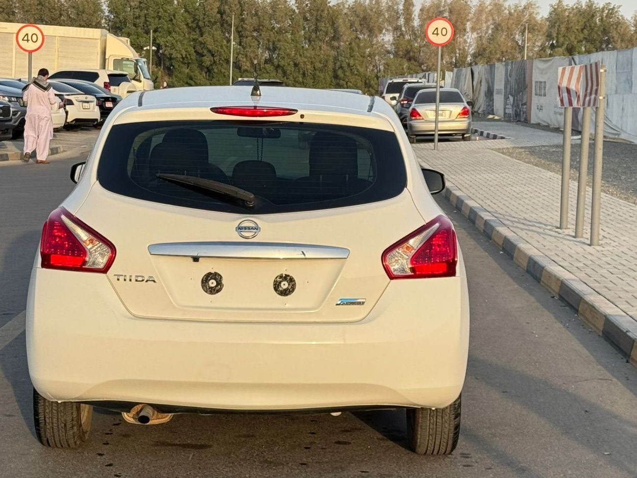 Nissan Tiida SE 1.8L Hatchback