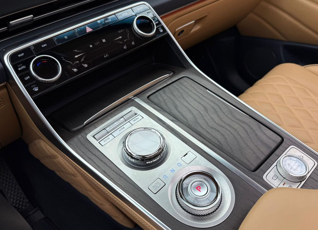جينيسس GV80 2024 Genesis GV80 Royal, 2029 Warranty + Service Pack, Full Genesis Service History, 7 Seater, GCC