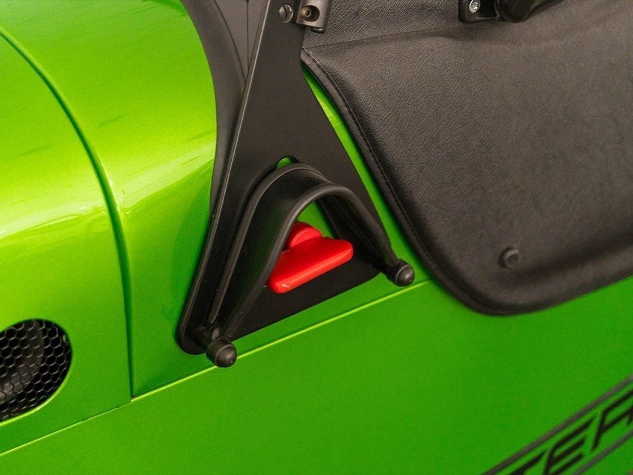 كاترهام سفن Caterham 340R / Special Order in Designo Magno Green / Bespoke High Option Order /  Caterham Warrant