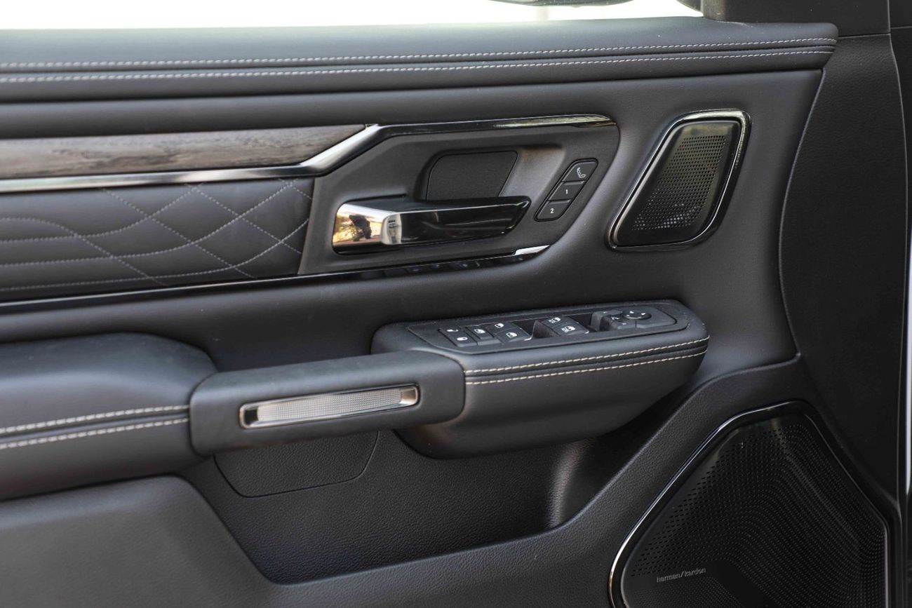 RAM 1500 2025 RAM 1500 LIMITED "Night Edition" 3.0L V6 - GCC - Black inside Black | Export Only