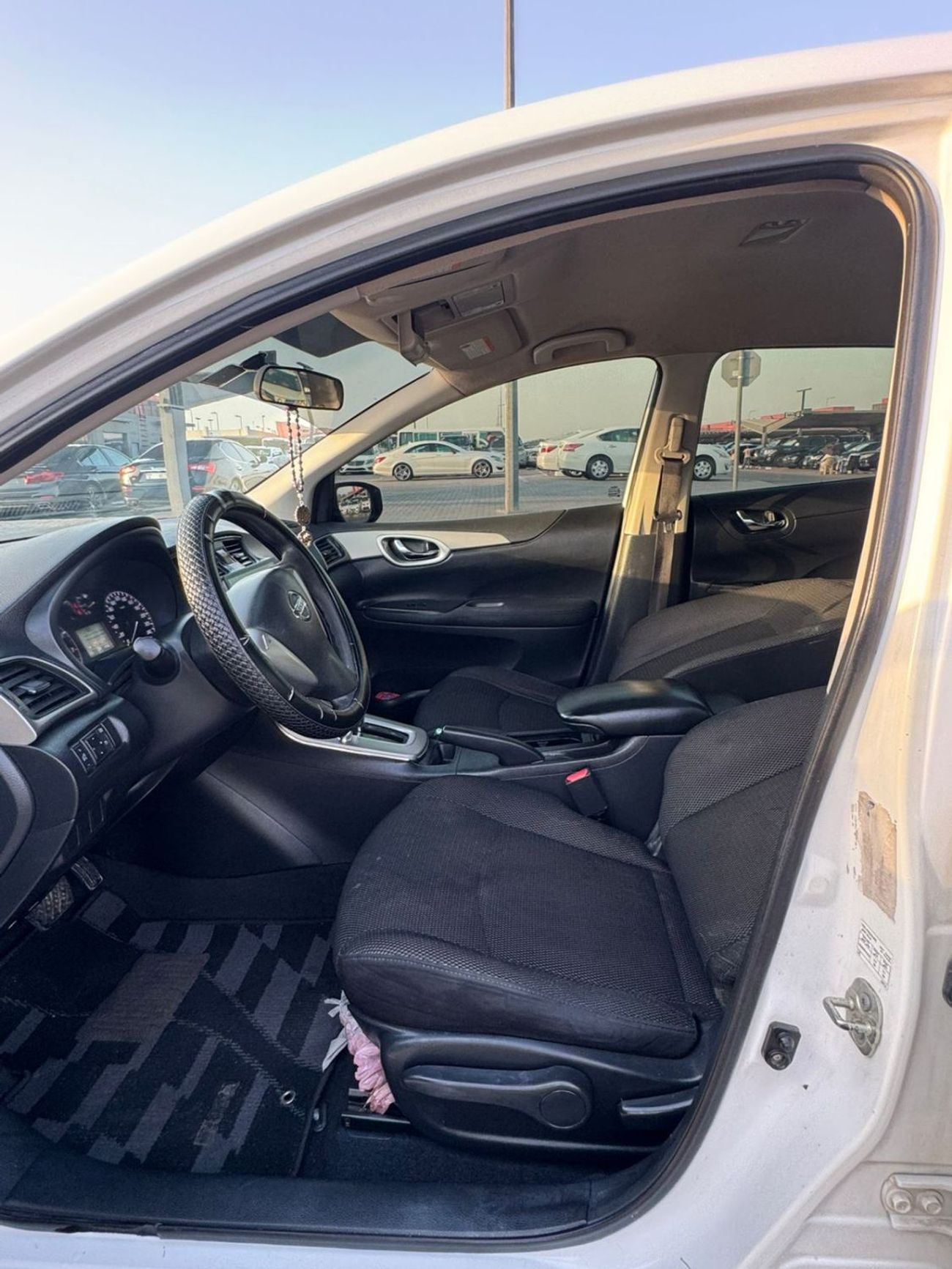 Nissan Tiida SE 1.8L Hatchback
