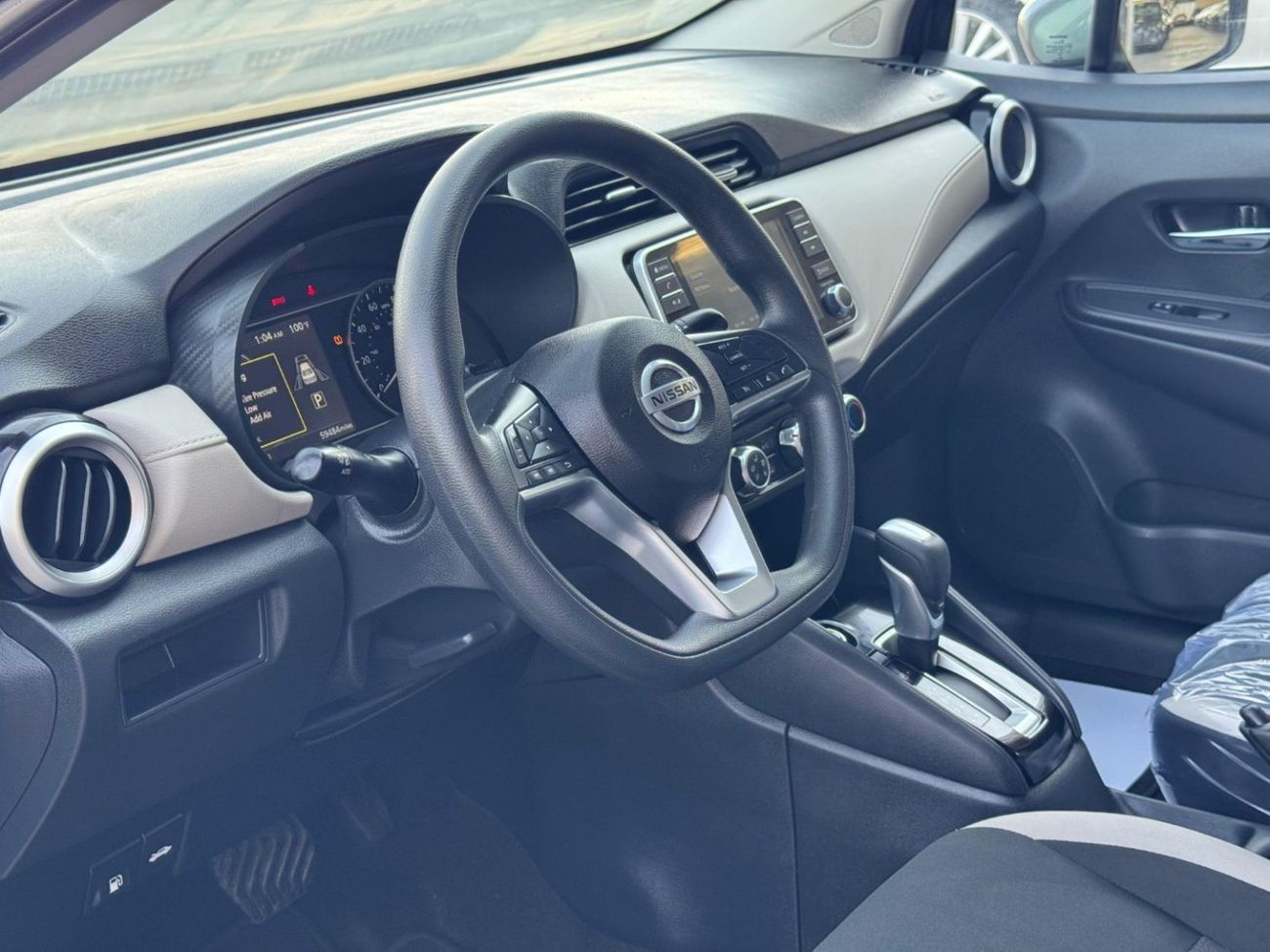نيسان فيرسا SV / V4 1.6L / DIGITAL CLUSTER / RADAR / ROAD ASSIST / BLIND SPOT / REMOTE START