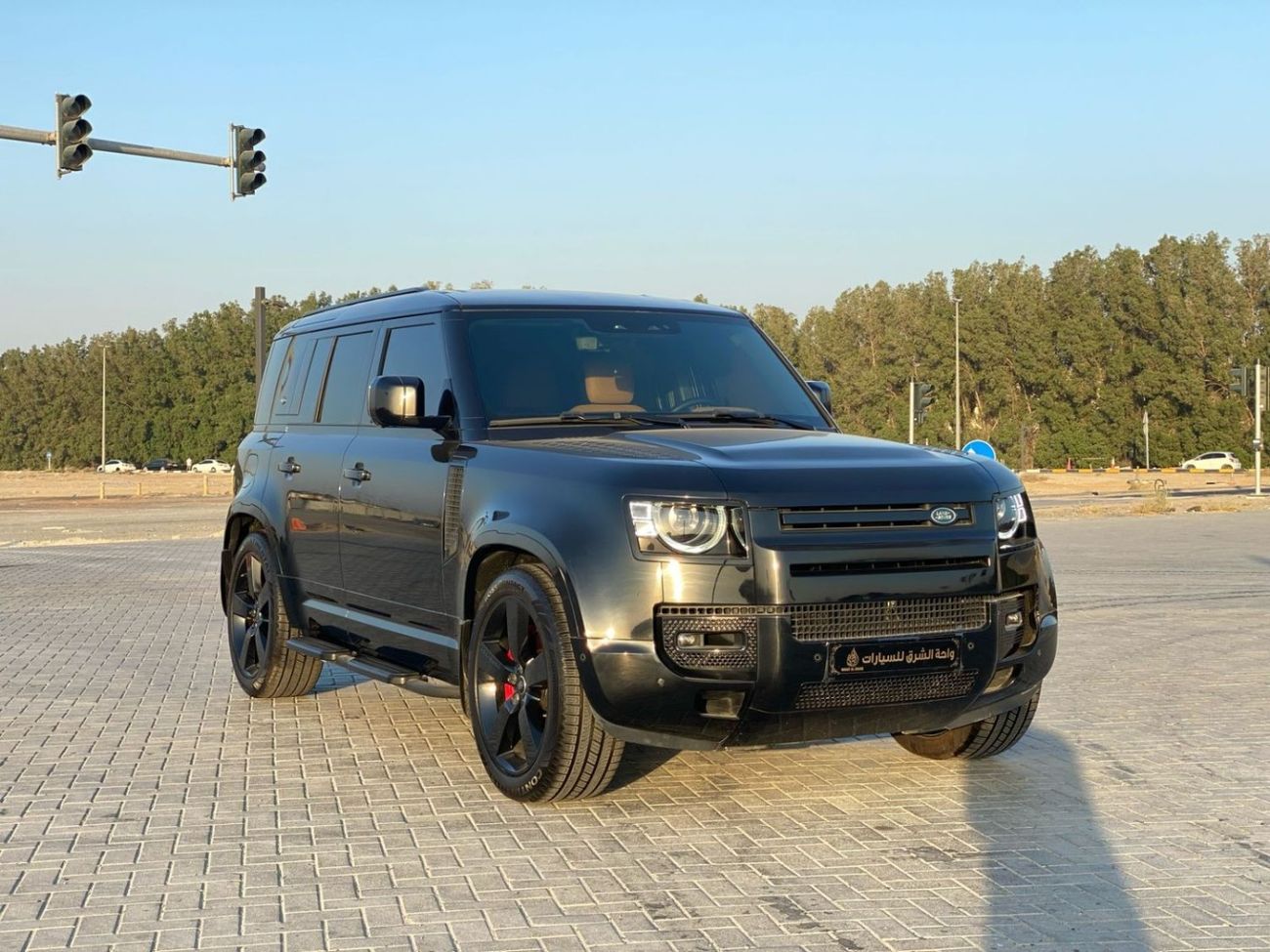 لاند روفر ديفندر P400 110 X-Dynamic HSE 3.0L (5 Seater)