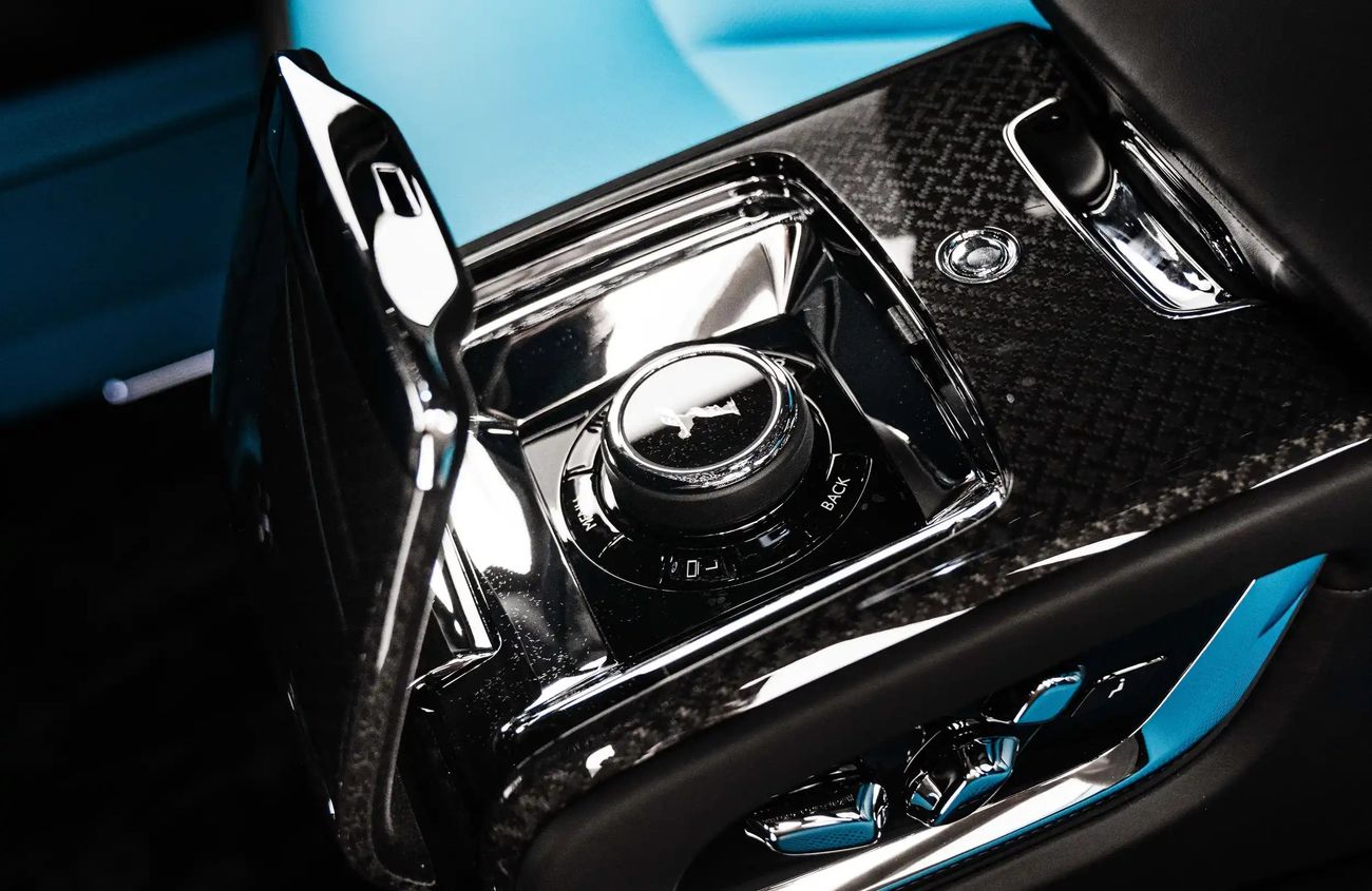 Rolls-Royce Cullinan 6.75L V12 Twin-Turbocharged Engine