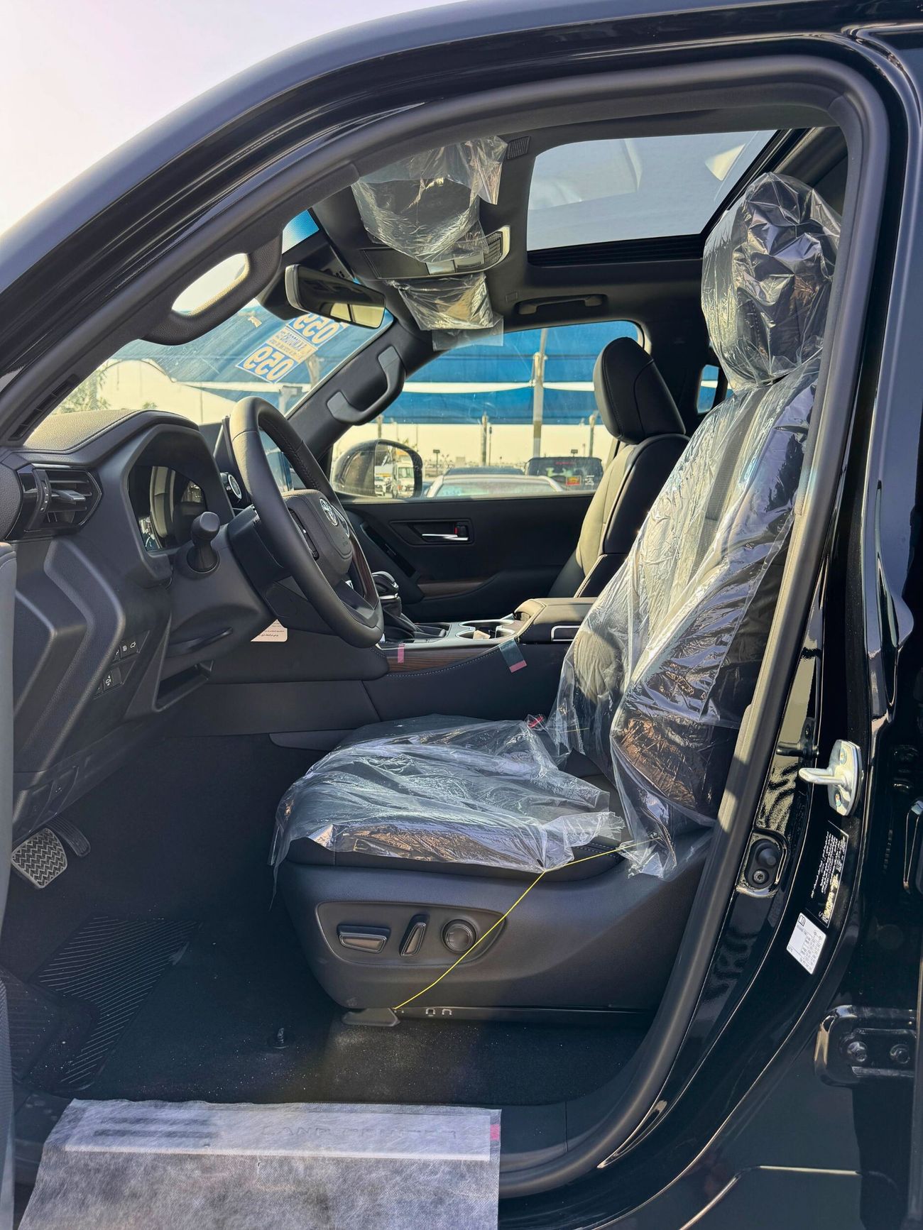 تويوتا لاند كروزر GXR / 4.0L PETROL / PWR SEATS & VENTILATION / SPEEDOMETR / SUNROOF / HIGH OPTION / CODE# GXR41H