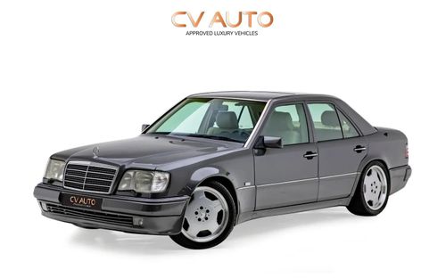 Mercedes-Benz E 500 - Japanese Spec