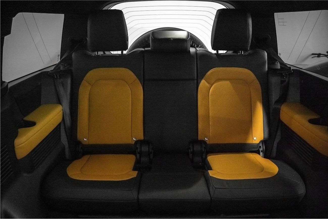لاند روفر ديفندر 130 SE P400 X Dynamic (7 Seater)