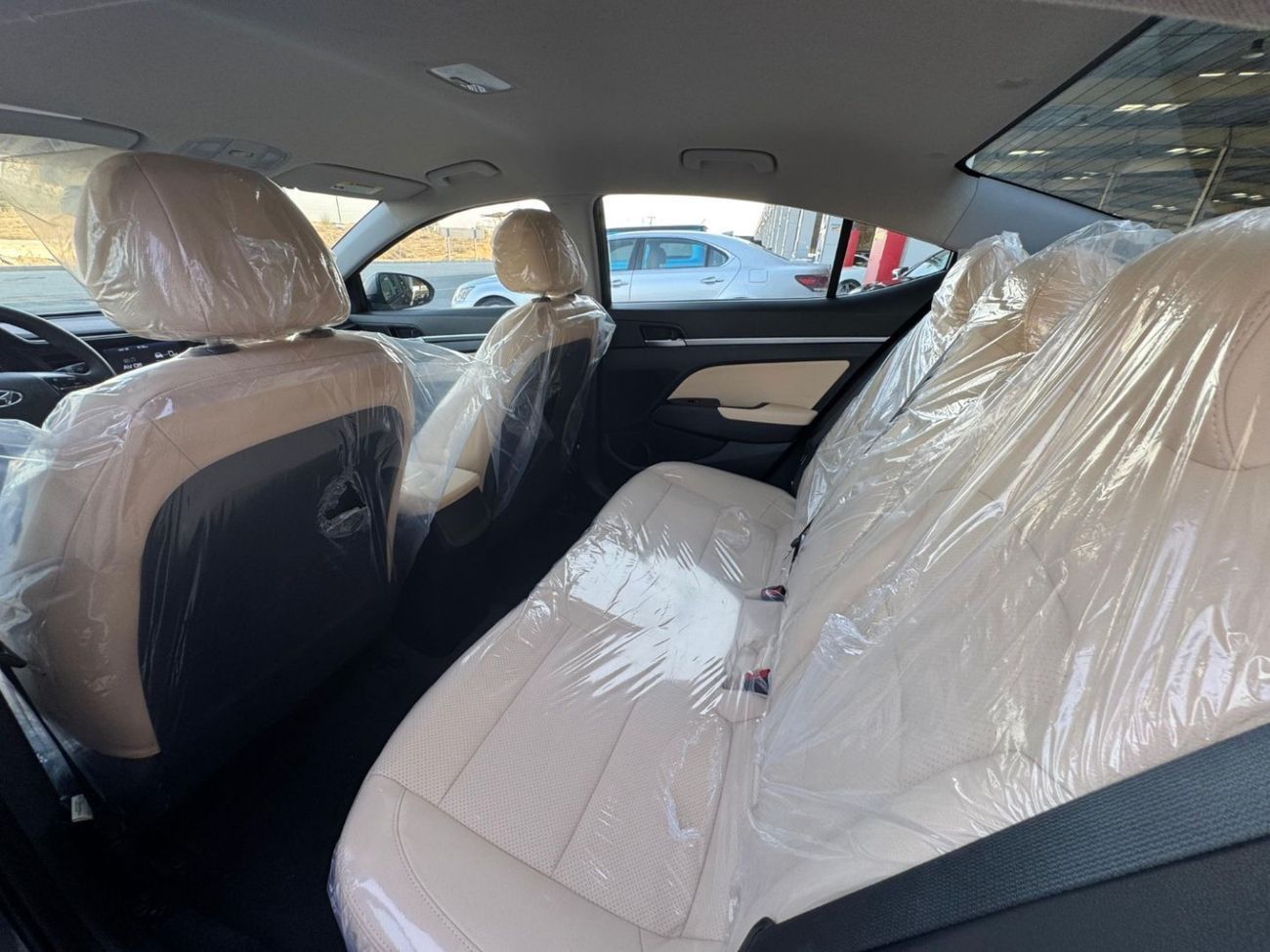هيونداي إلانترا GL 2.0L SEL / V4 2.0L / RADAR / ROAD ASSIST / BLIND SPOT / IN PERFECT CONDITION