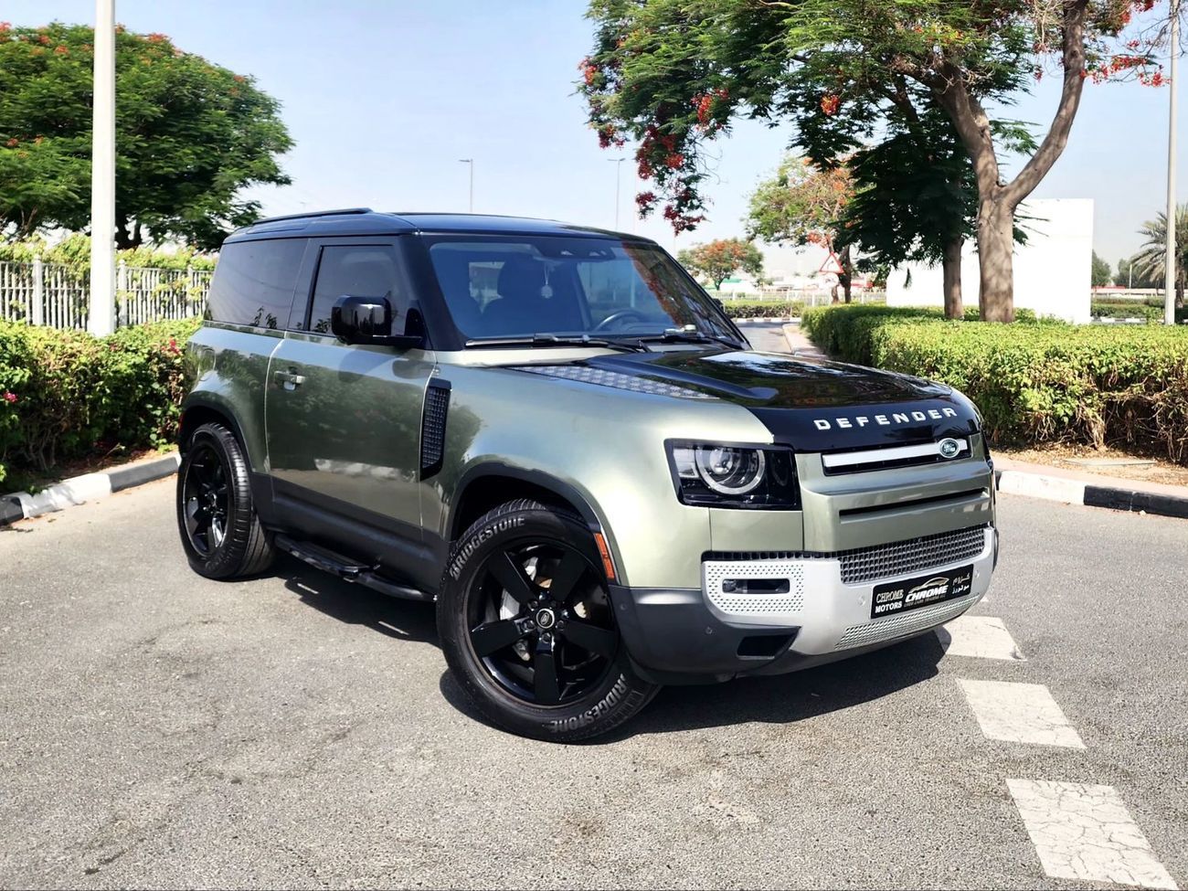 لاند روفر ديفندر P400 90 First Edition 3.0L (6 Seater)