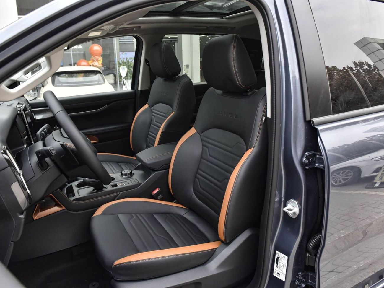 فورد رانجر XLT 4x4 Petrol 255HP - Off Road Package