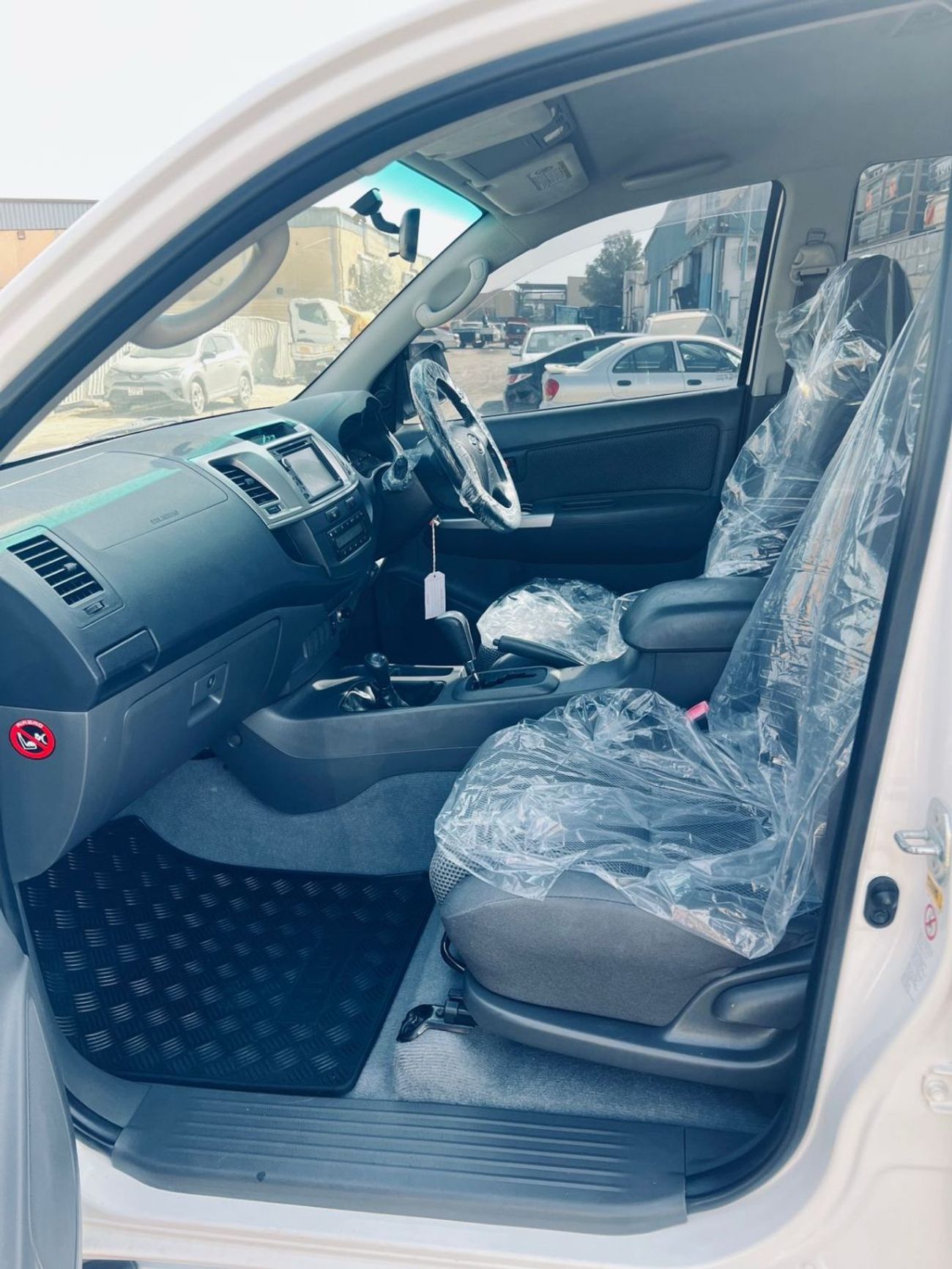 تويوتا هيلوكس DIESEL 3.0 LITER ,AUTOMATIC RIGHT HAND DRIVE