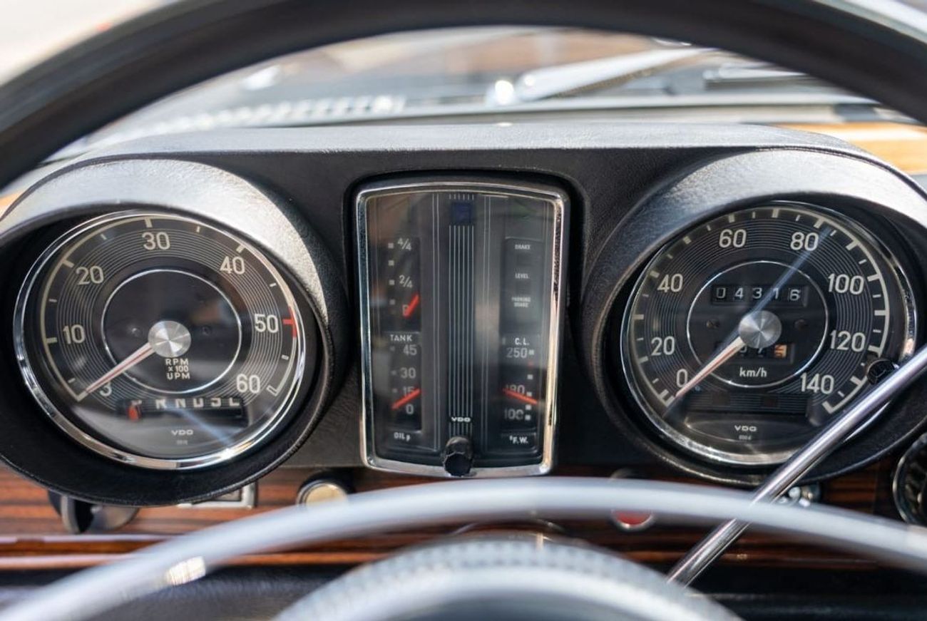 Mercedes-Benz 600 W100 SWB