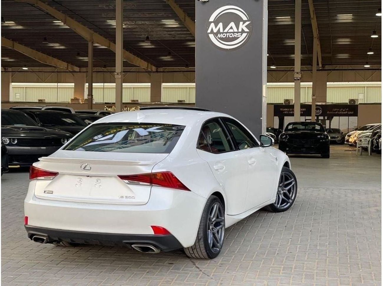 لكزس IS 350 Platinum 3.5L F SPORT KIT / 3.5L V6  / FULL OPTION / IN PERFECT CONDITION