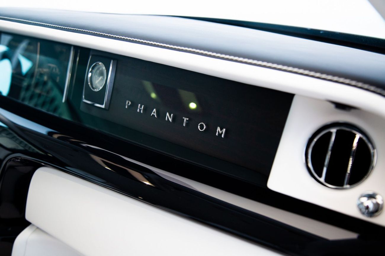 Rolls-Royce Phantom EWB 6.8L