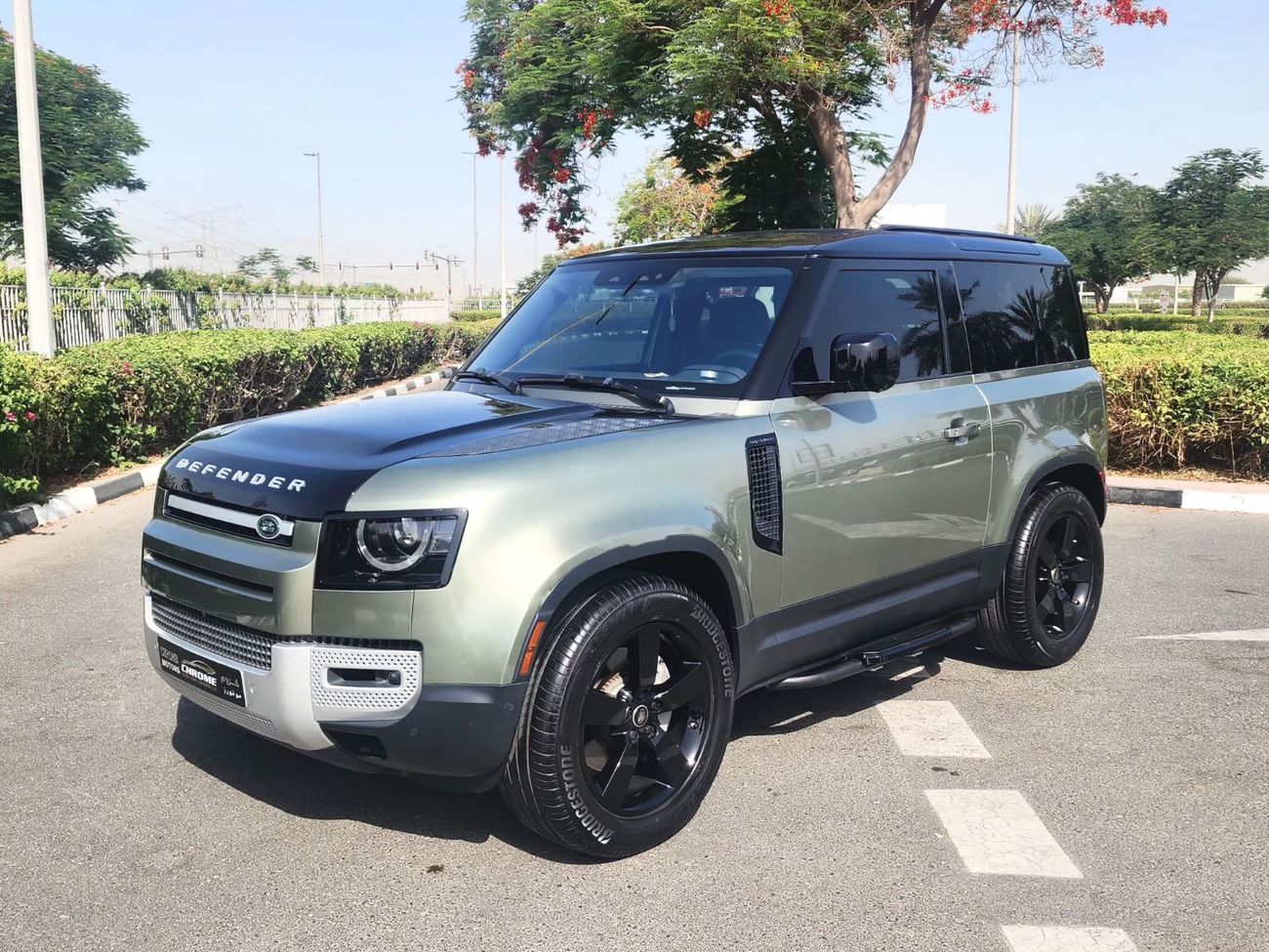 لاند روفر ديفندر P400 90 First Edition 3.0L (6 Seater)