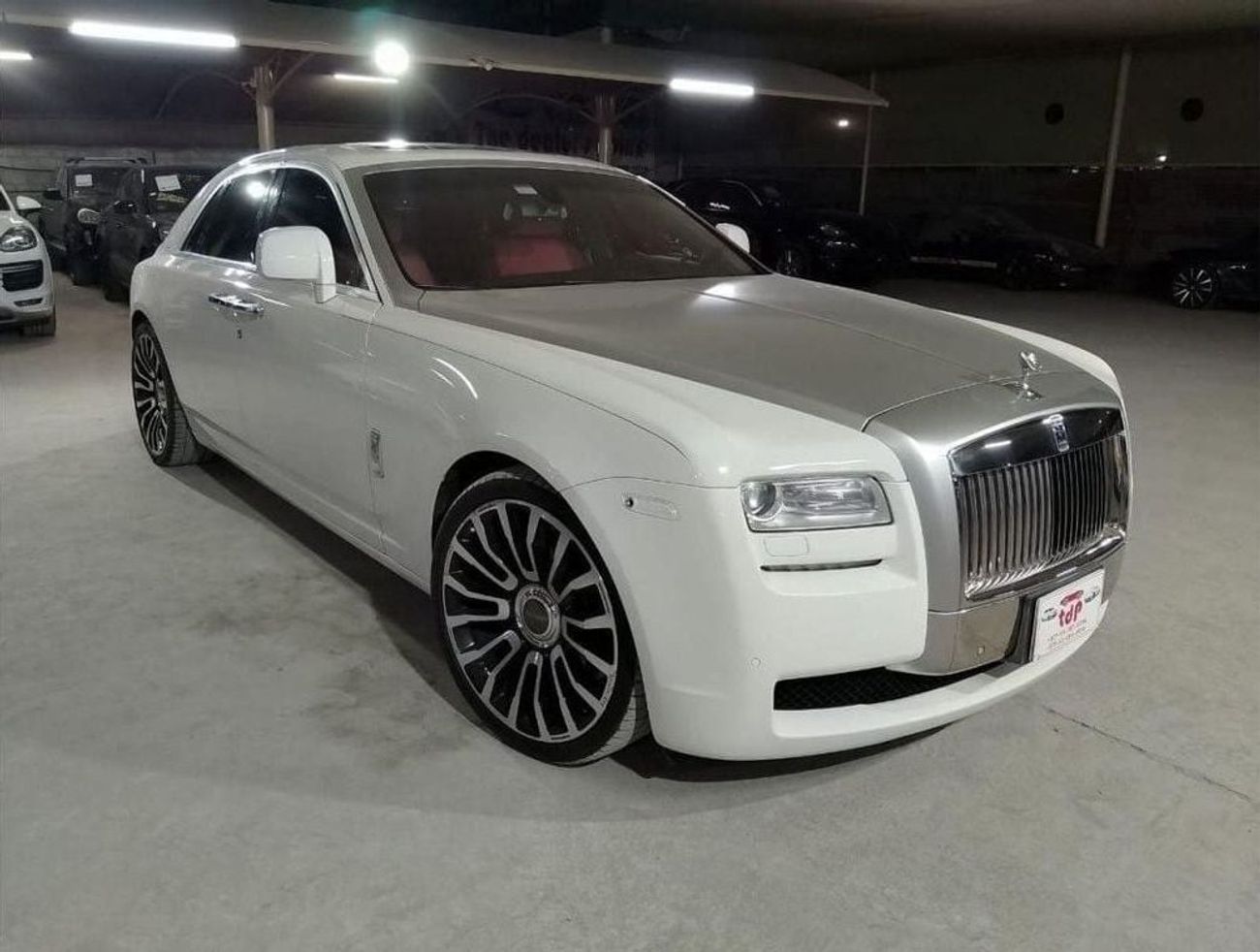 رولز رويس جوست ROLLS ROYCE GHOST 6.6L 2011 | TWO-TONE EXTERIOR | 22 INCH MANSORY RIMS | REAR ENTERTAINMENT