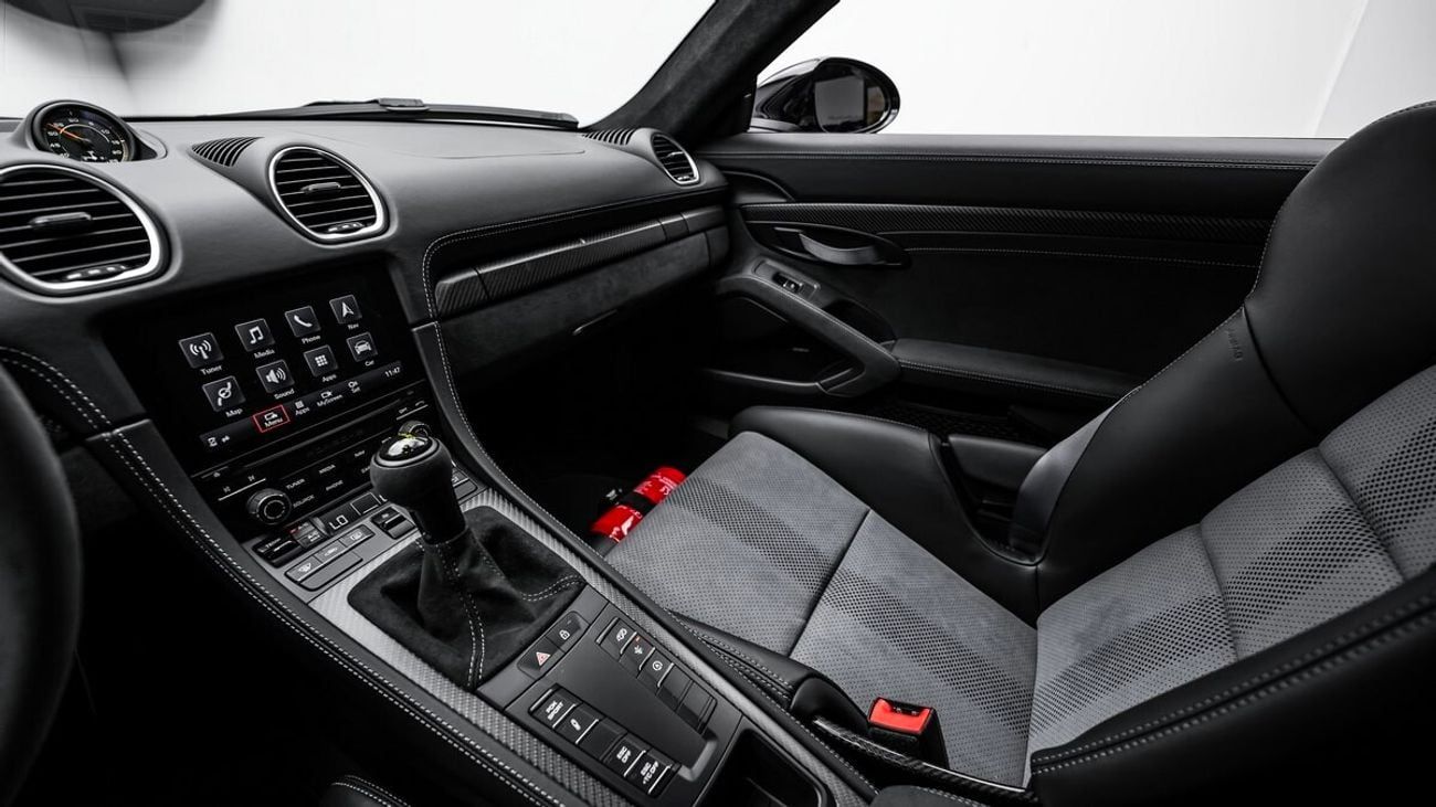 بورش كايمان 718 GT4 RS 2022 - GCC - Under Warranty