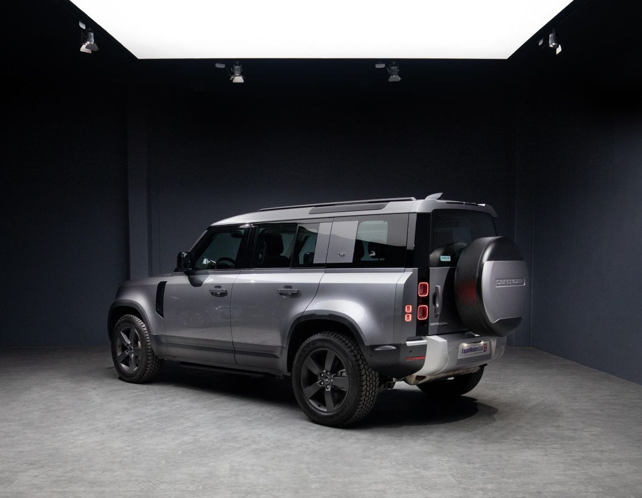 لاند روفر ديفندر P400 110 HSE 3.0L (5 Seater) 5,695x60 • 0% DP • 2022 Land Rover Defender 110 P400 HSE • Land Rover W