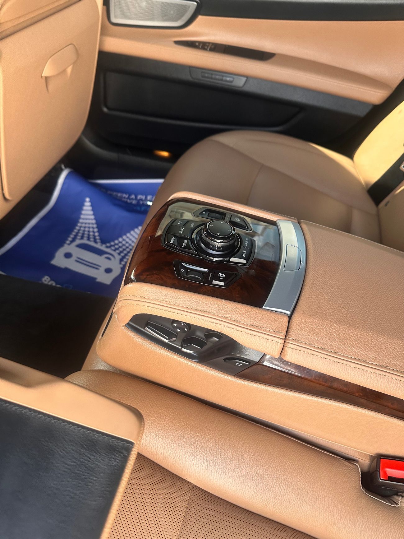 BMW 750Li Luxury 4.4L
