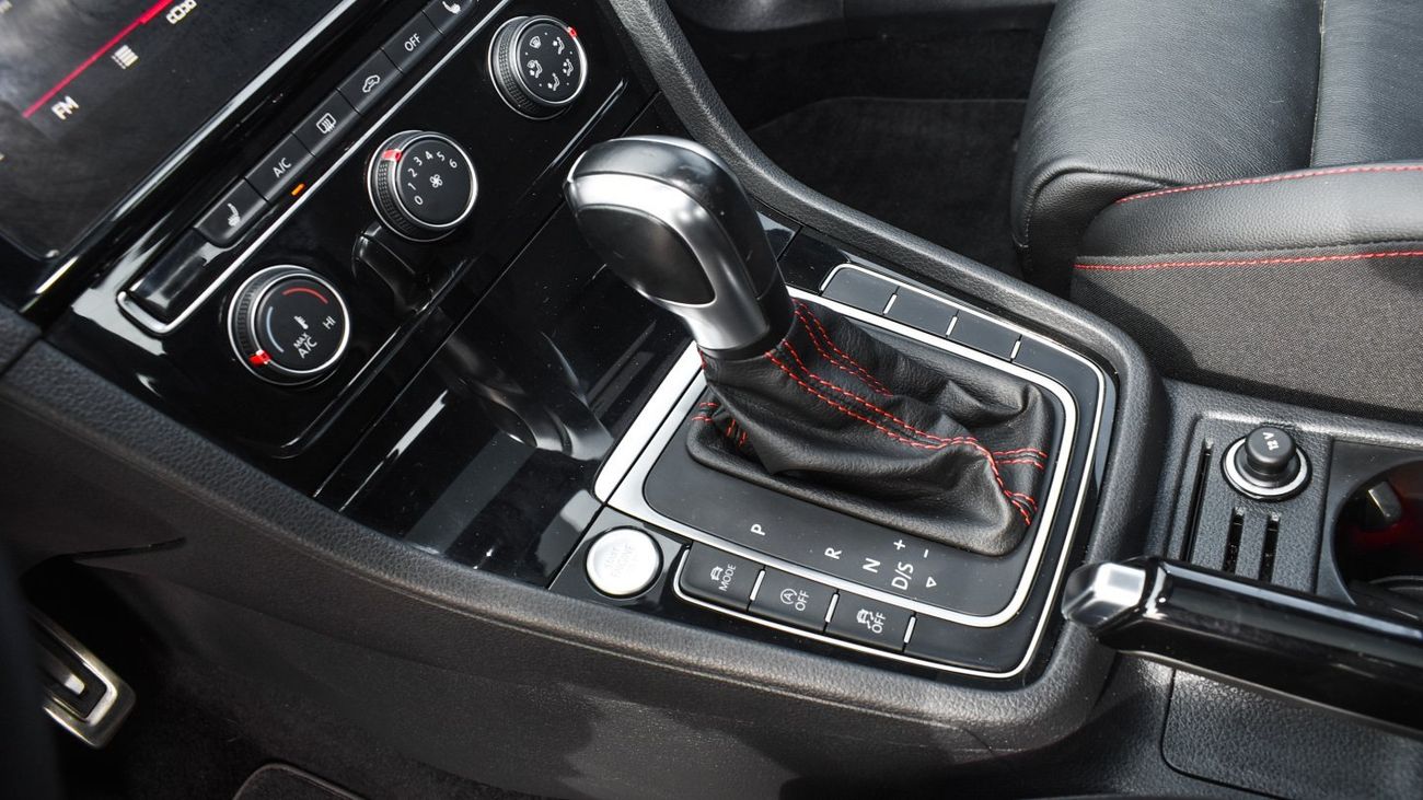 Volkswagen Golf GTI