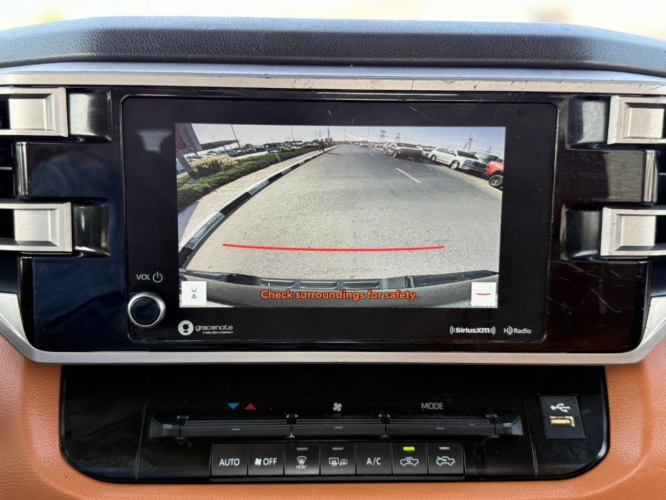 تويوتا تاندرا Toyota Tundra CREWMAX SR5 4WD