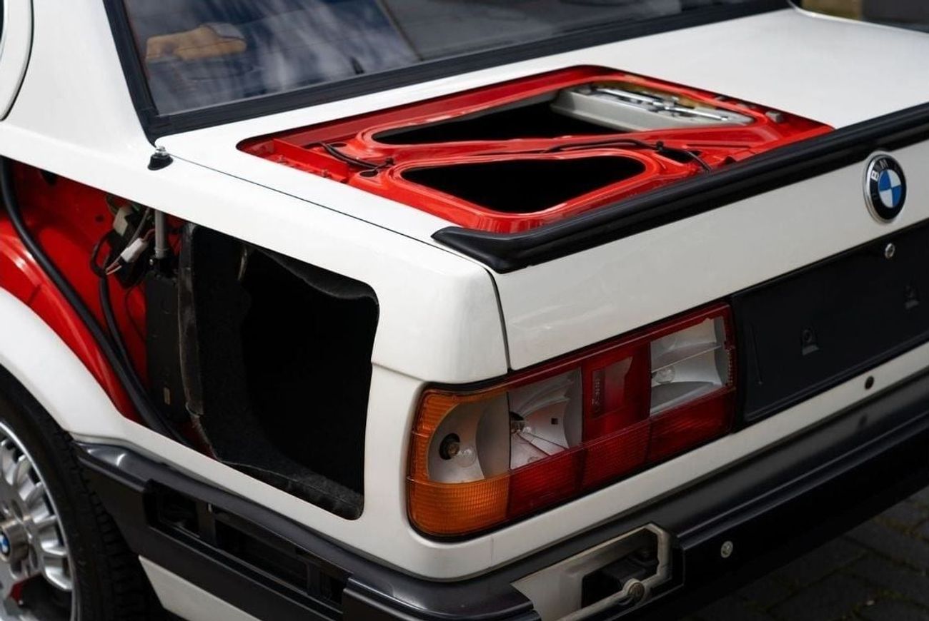 بي أم دبليو 325 E30