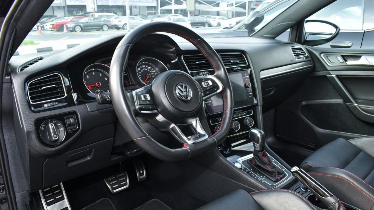 Volkswagen Golf GTI