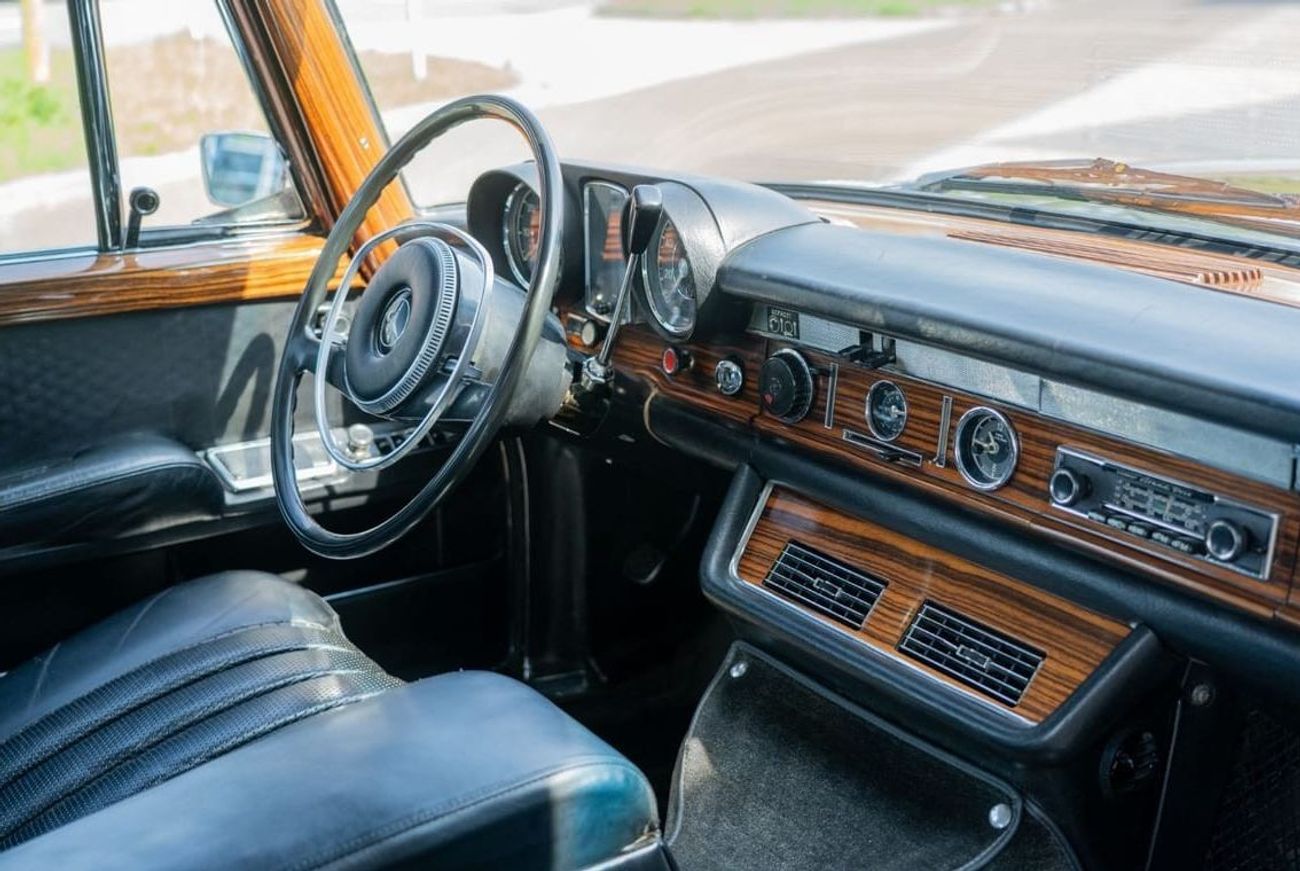 Mercedes-Benz 600 W100 SWB