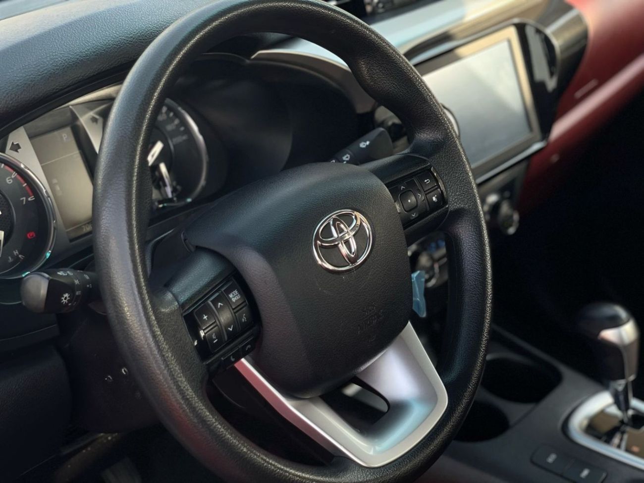 Toyota Hilux 2022 I 4x4 I Full Automatic I Ref#638