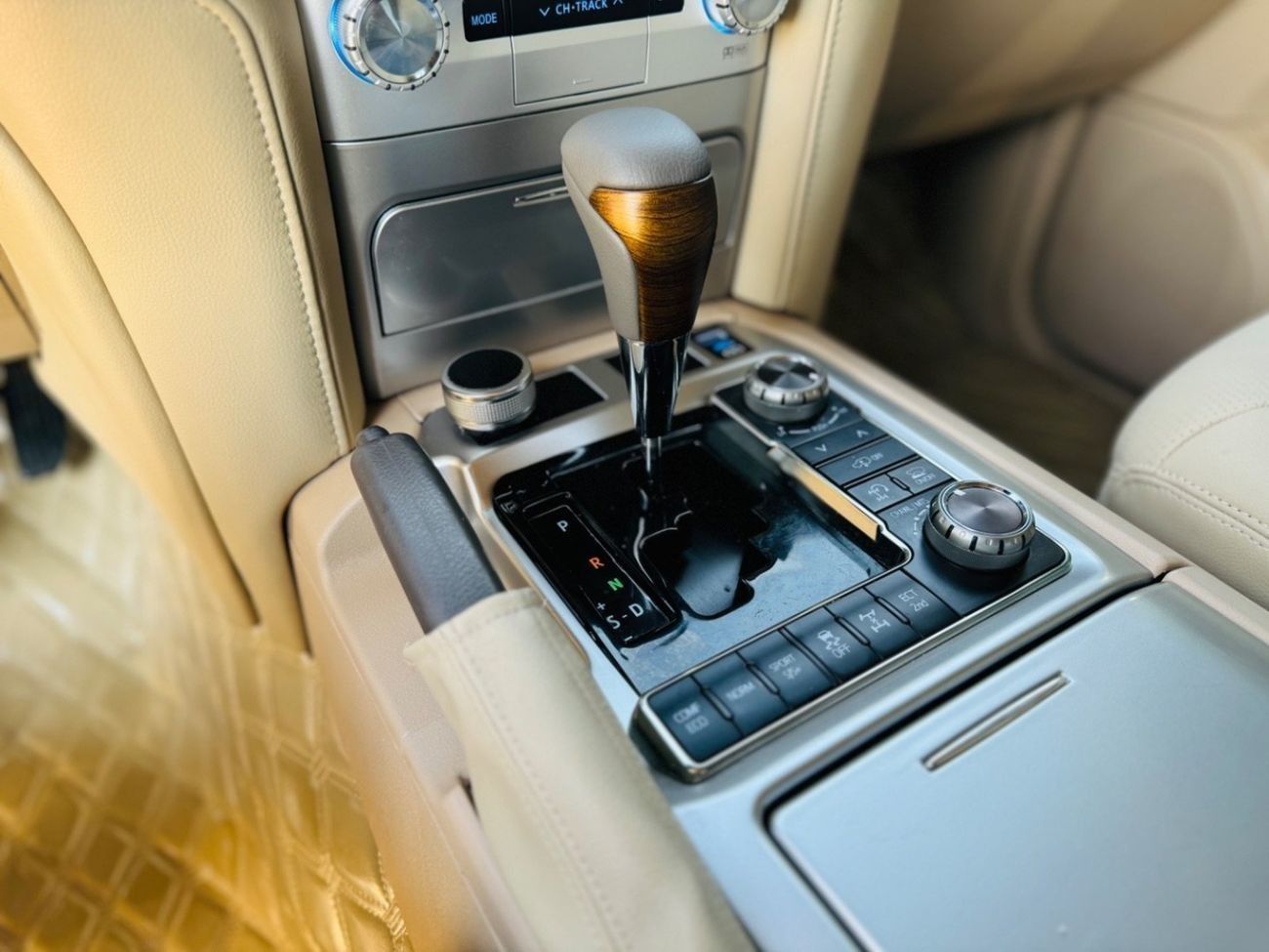 تويوتا لاند كروزر Toyota Land Cruiser 2015 twin turbo