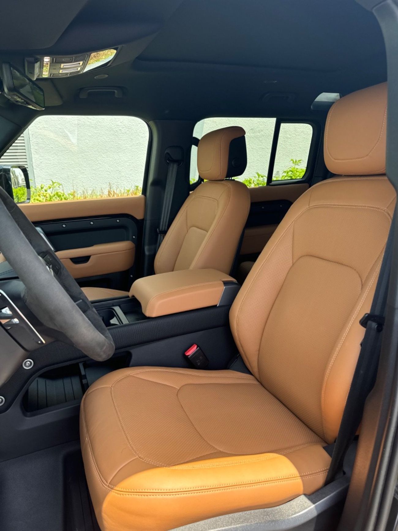 لاند روفر ديفندر P400 90 X-Dynamic HSE 3.0L (6 Seater)