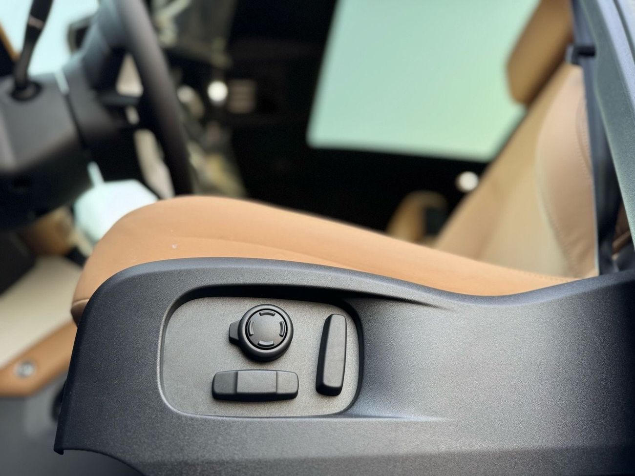 لاند روفر ديفندر P400 110 X-Dynamic HSE 3.0L (5 Seater)