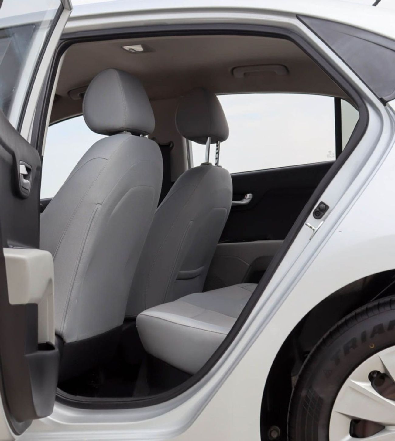 كيا ريو EX 1.4L (107 HP) Sedan Kia Rio 1.4L 2020 GCC accident-free in excellent condition 705 P.M