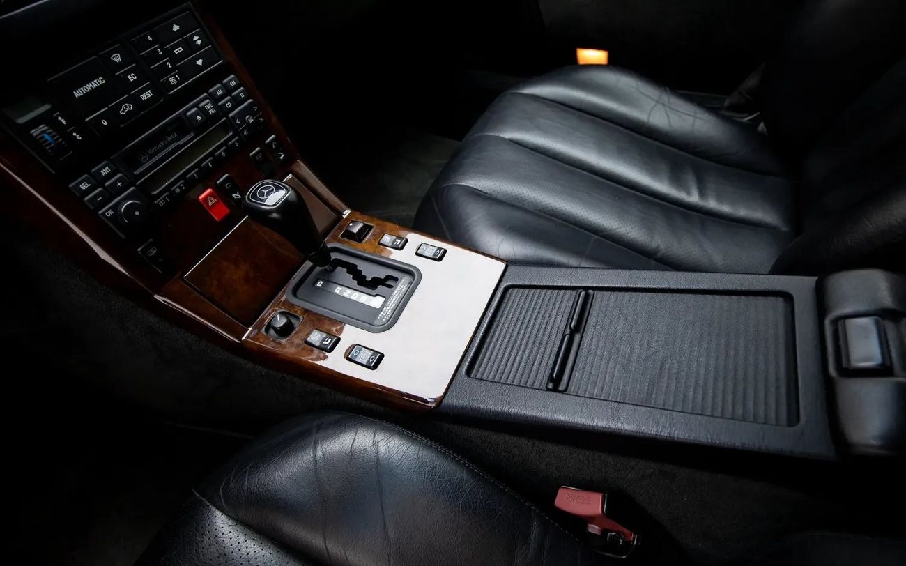 Mercedes-Benz SL 500 - Japanese Spec