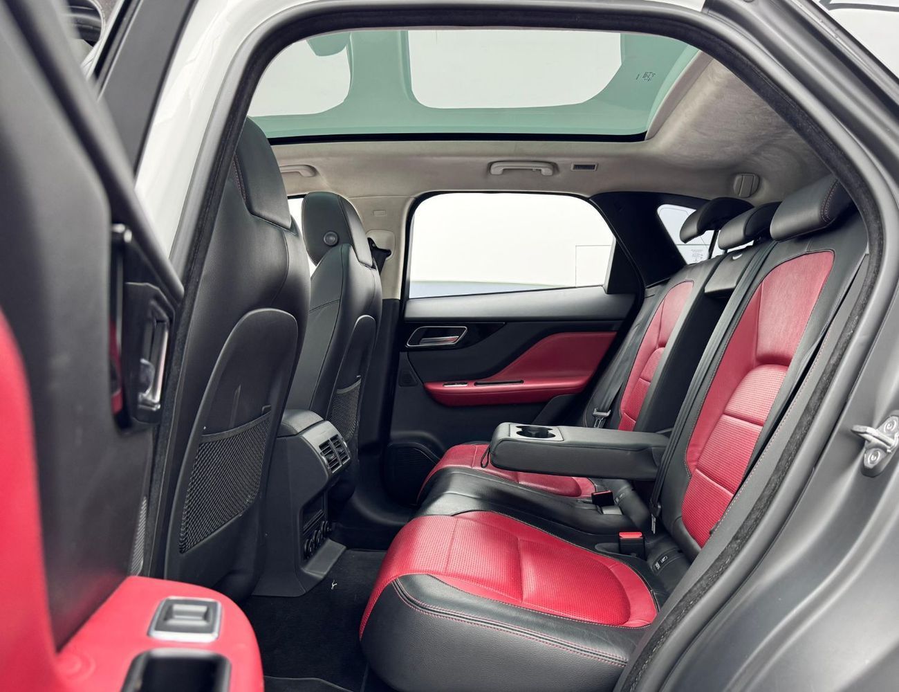 جاكوار F بيس R-Sport 3.0L 2020 Jaguar F-Pace R-Sport 25t, January 2026 Agency Warranty, Full Agency Service Histo