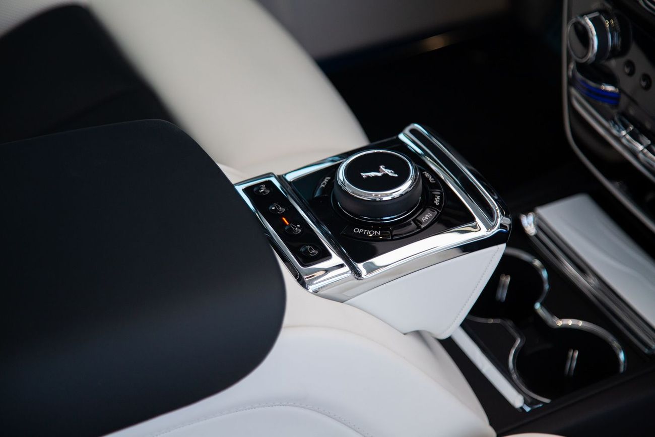 Rolls-Royce Phantom EWB 6.8L