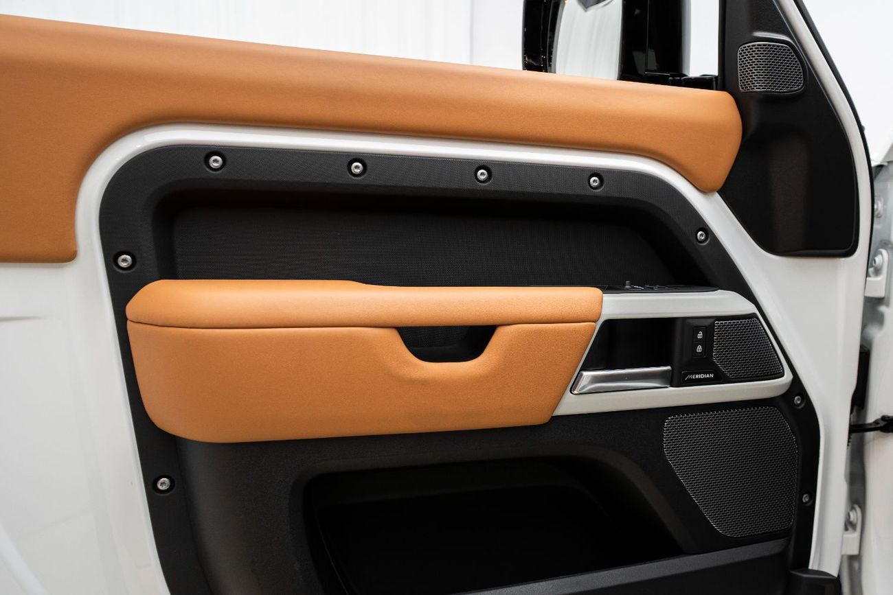 لاند روفر ديفندر P400 90 HSE 3.0L (5 Seater)