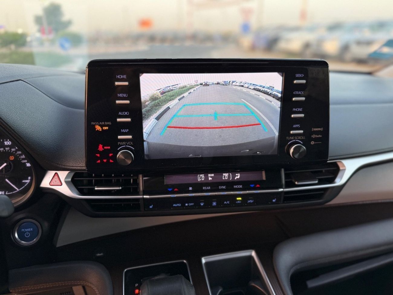 تويوتا سيينا XLE Hybrid 2.5