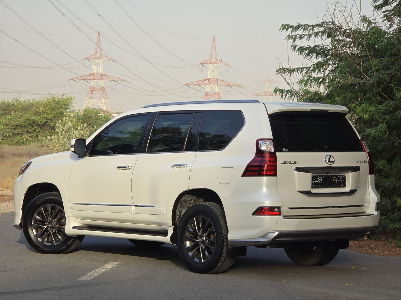 Lexus GX460 Platinum 4.6L LEXUS GX-460 GCC 2017 ORGINAL PAINT // V8 // FULL OPITION // PERFECT CONDITION
