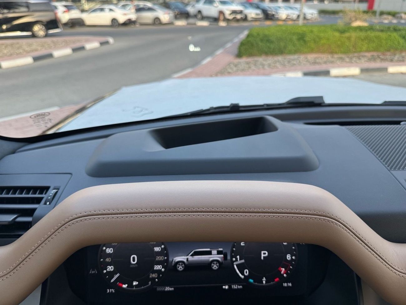 لاند روفر ديفندر P400 110 X-Dynamic HSE 3.0L (5 Seater)