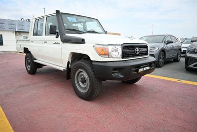 Toyota Land Cruiser Pick Up Toyota Landcruiser 4.2L Diesel, Double Cabin Pickup 4WD 4 Doors, Color White, Model 2022