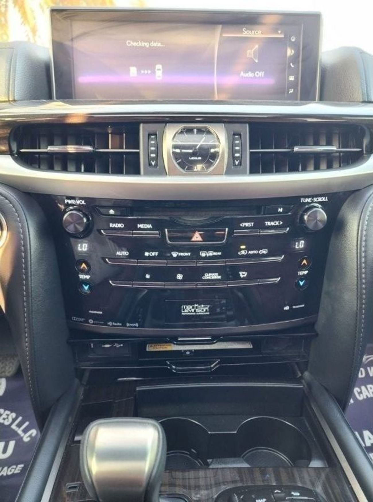 لكزس LX 570 LEXUS LX570 FULL OPTIONS 2020
