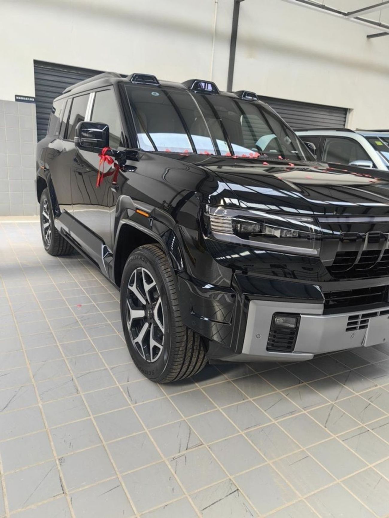 BYD Leopard 8 Smart and Brave Flagship Edition (6 Seats). Local Registration +10%