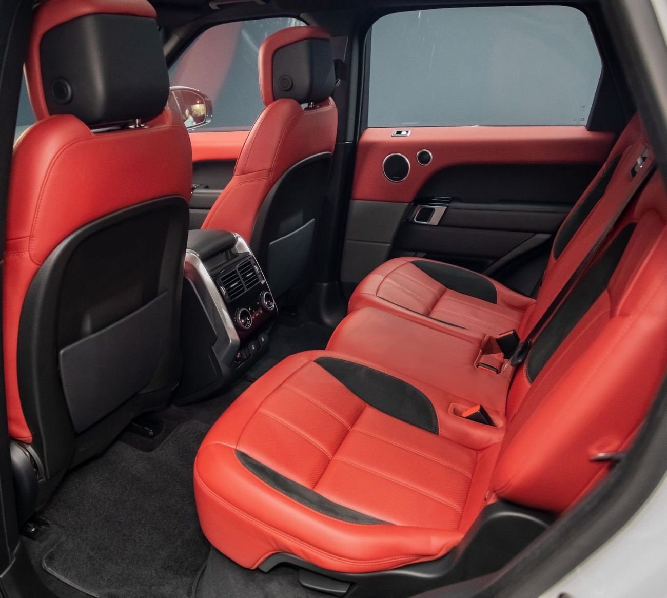 لاند روفر رينج روفر سبورت 3995x60 • 0% DP • 2019 Range Rover Sport HSE Supercharged • Land Rover Warranty + Service Contract •