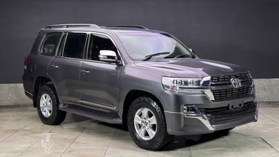 تويوتا لاند كروزر Toyota Land Cruiser 2021 Sahara v8 full options RHD
