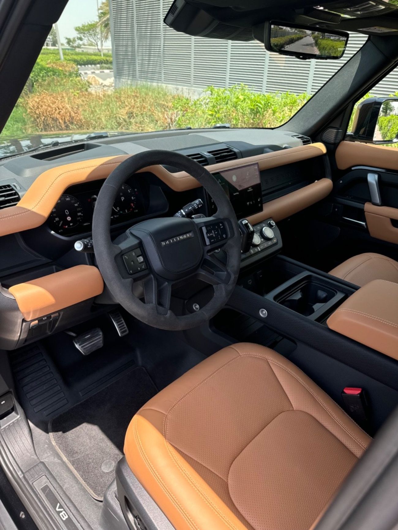 لاند روفر ديفندر P400 90 X-Dynamic HSE 3.0L (6 Seater)