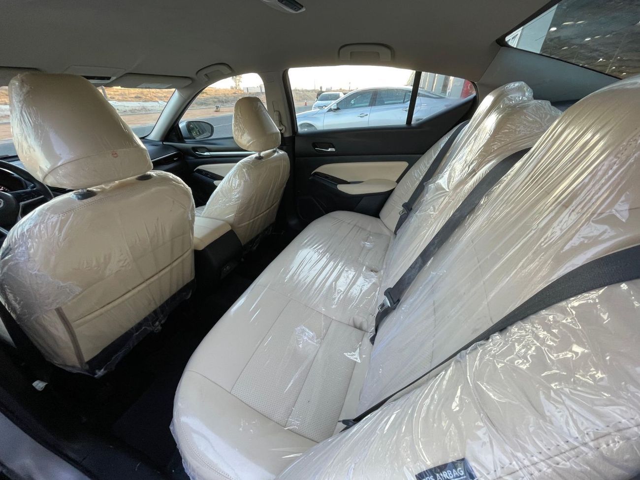 نيسان ألتيما SV / V4 2.5L / رادار / قراءة الطريق / نقطة عمياء / شاشة كبيرة / في حالة ممتازة