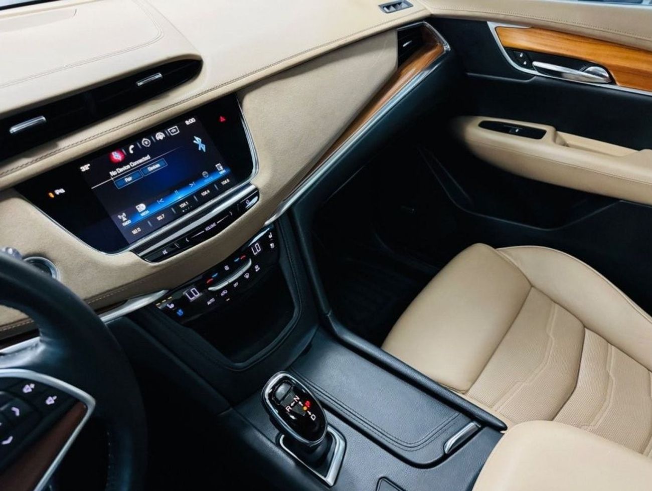كاديلاك XT5 بلاتينوم AWD
