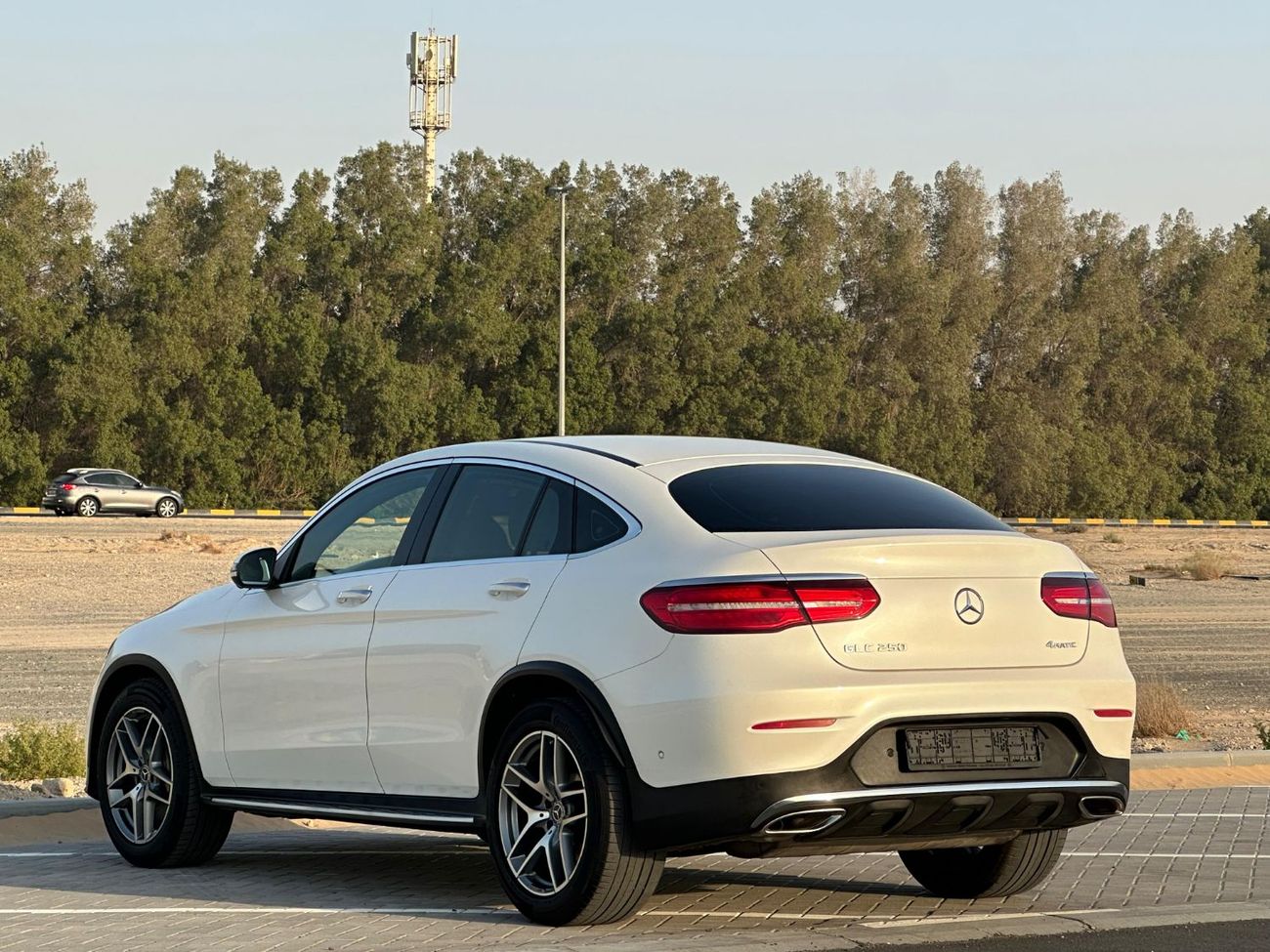 مرسيدس بنز GLC 250 Coupe AMG 2.0L
